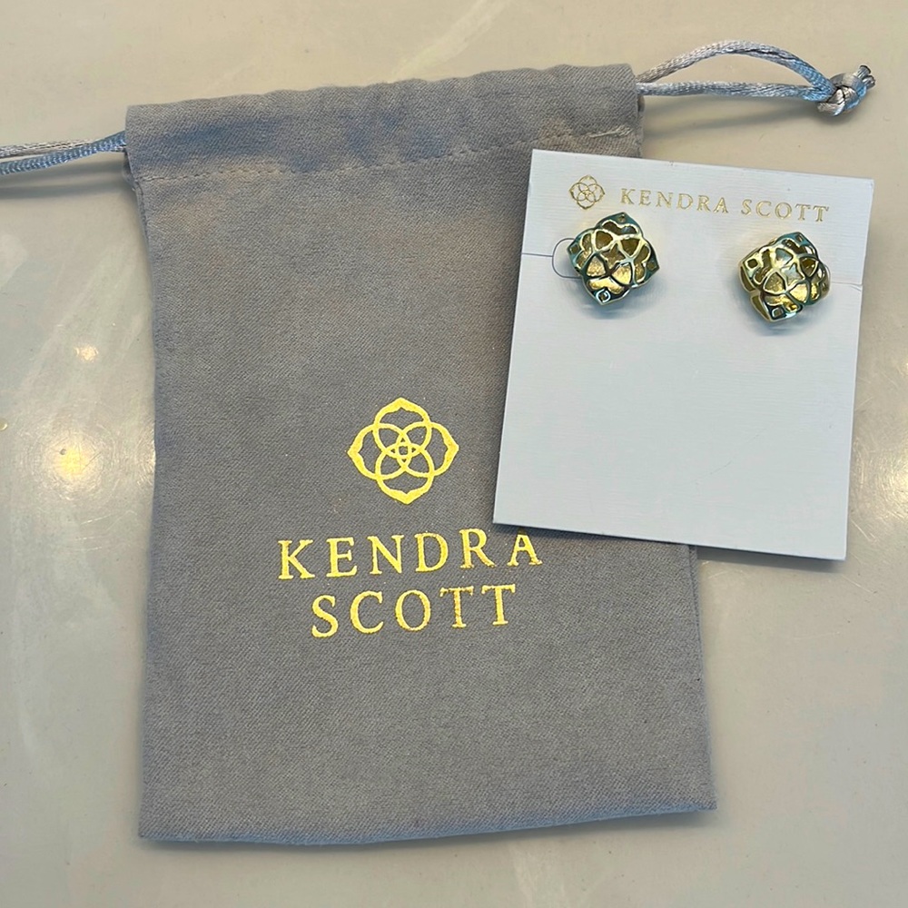 NWT! Kendra Scott Tima earrrings